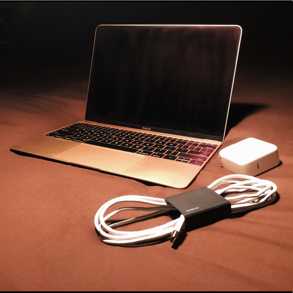 Gold MacBook Retina Display OS X 2016 El Capitan - Picture 1 of 6